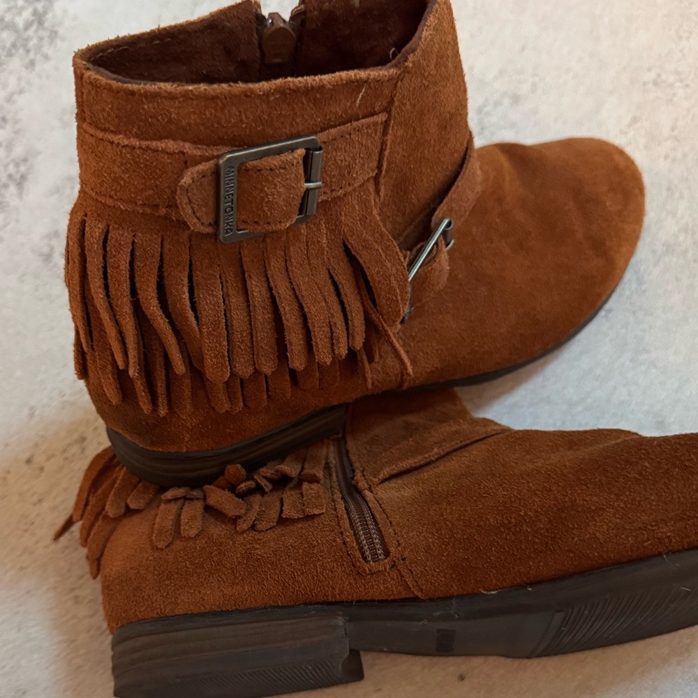 Minnetonka short fringe booties